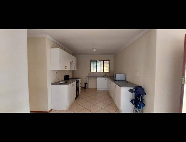 3 BEDROOM HOUSE FOR SALE IN THE ORCHARDS